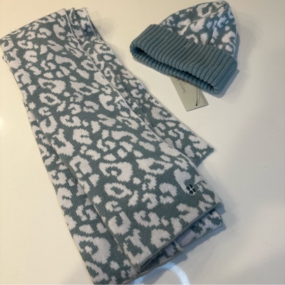 NWT Sweaty Betty Scarf and hat set - Picture 2 of 5